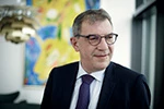 Administrernde direktør Lars Petersson på kontor