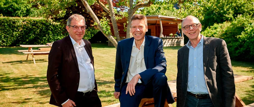 På billedet ses fra venstre: Administrerende direktør i Sparekassen Sjælland-Fyn, Lars Petersson, administrerende direktør i SEAS-NVE, Jesper Hjulmand, og Investment Manager i Spring Nordic, Tom Weidner.